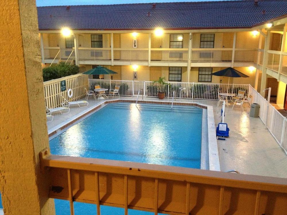 Baymont By Wyndham Fort Myers Central Exteriér fotografie